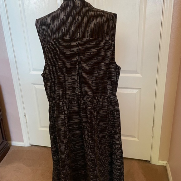 Apt.9 sleeveless v neck lined dress - Picture 3 of 5